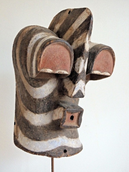 Tribal Art Auction 2016 - LOT 127: Male Songye Kifwebe Mask