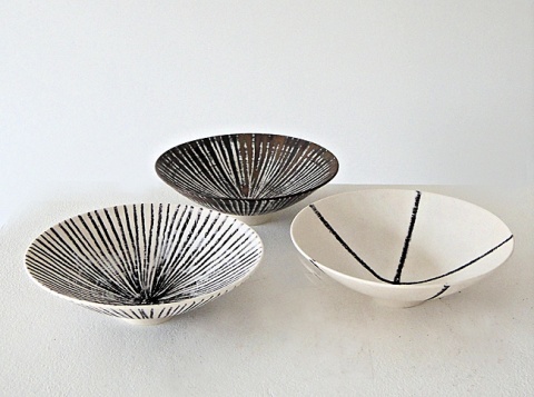 Contemporary Studio Ceramics 2022 - Monochrome Line Bowls (small)