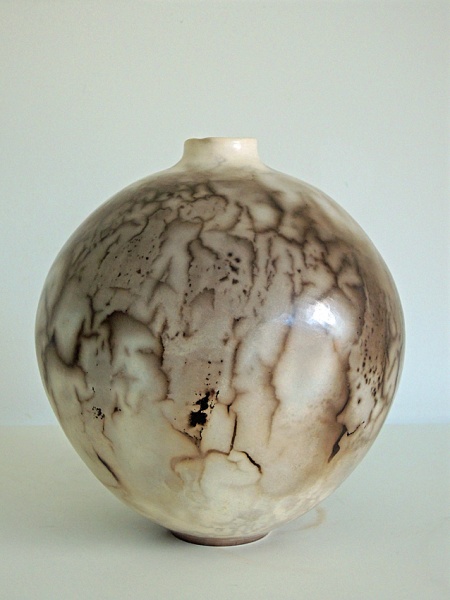 Contemporary Studio Ceramics 2023 - 2023: Smoke-fired Moonjar (639)