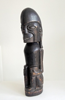 Tribal Art Auction 2016 - LOT 102: Yoruba Crouching Figure