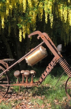 Sculpture in the Garden 2019 - Paul Totham: Out For a Ride