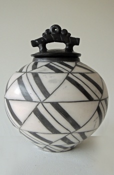 Contemporary Studio Ceramics 2022 - Black & White Lidded Raku Pot (24)