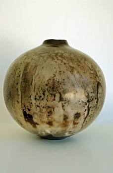 Contemporary Studio Ceramics 2023 - 2023: Smoke-fired Mini Moonjar (607)