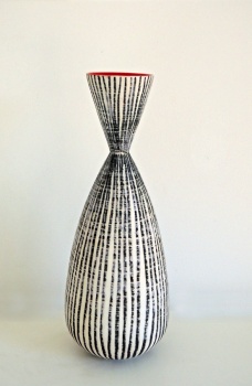 Contemporary Studio Ceramics 2023 - Tokyo Vase (black)