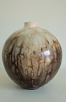 Contemporary Studio Ceramics 2023 - 2023: Smoke-fired Moonjar (636)